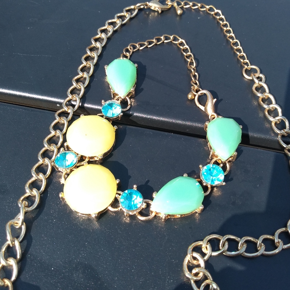 Green & Turquoise Statement Necklace, Gold Chain, with Matching Bracelet - Picture 6 of 9